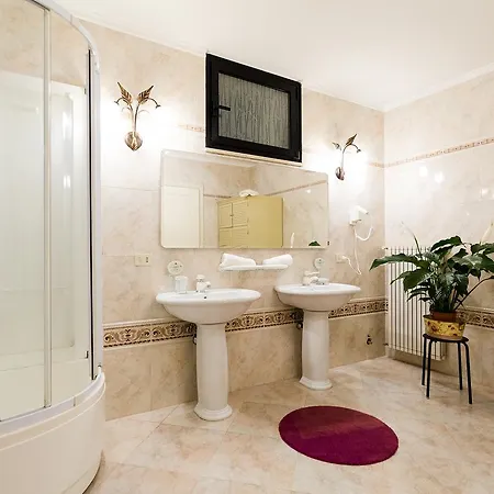 Aurora 80 Bed and breakfast Rocca Priora (Rome)
