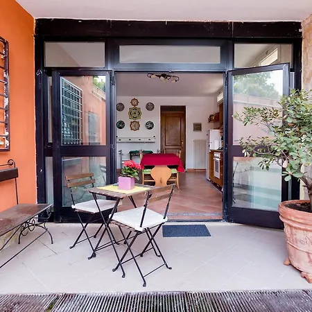 Aurora 80 Bed and breakfast *